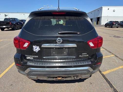 2017 Nissan Pathfinder Platinum