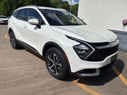 White 2023 Kia Sportage Hybrid EX