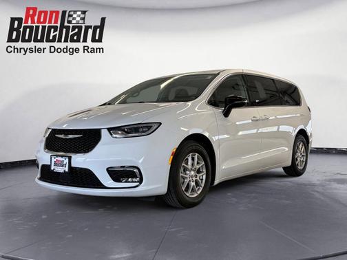 2024 Chrysler Pacifica Touring-L