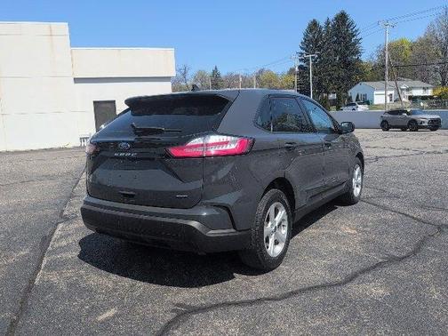 2021 Ford Edge SE