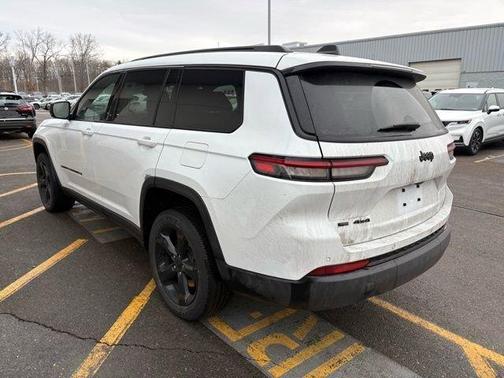2023 Jeep Grand Cherokee L Laredo