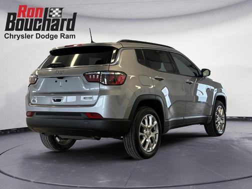 2023 Jeep Compass Latitude Lux