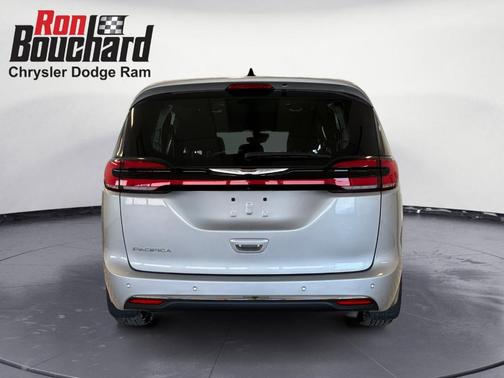 2023 Chrysler Pacifica Touring