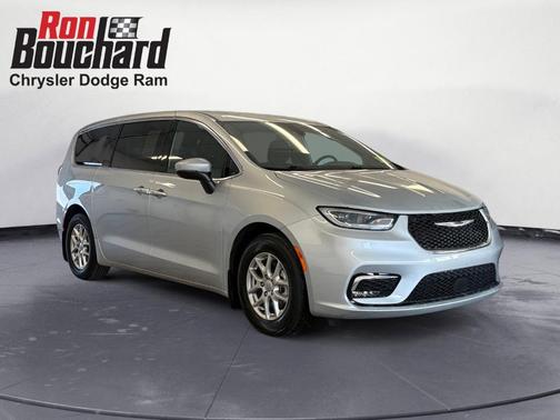 2023 Chrysler Pacifica Touring