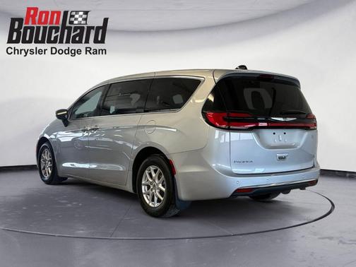 2023 Chrysler Pacifica Touring