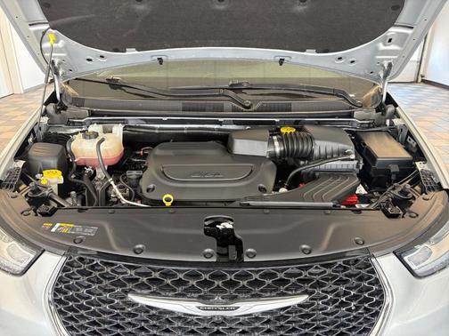 2023 Chrysler Pacifica Touring