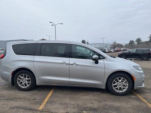 2023 Chrysler Pacifica Touring