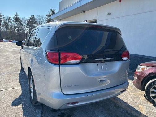 2023 Chrysler Voyager LX