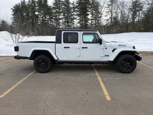 2023 Jeep Gladiator Sport
