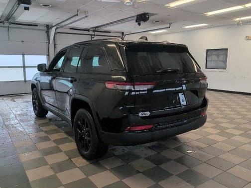 2024 Jeep Grand Cherokee Laredo