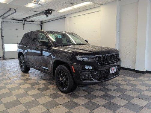 2024 Jeep Grand Cherokee Laredo