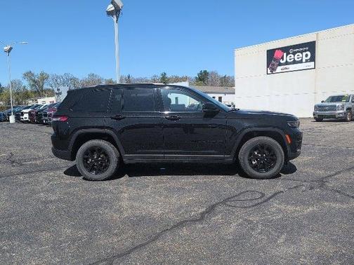 2024 Jeep Grand Cherokee Laredo