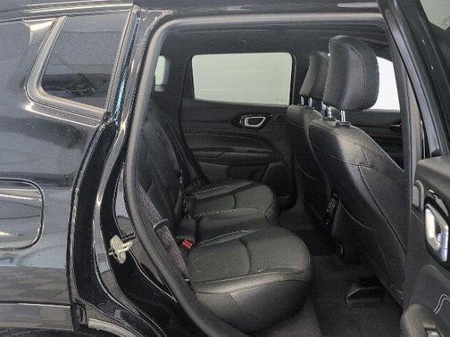 2023 Jeep Compass Altitude