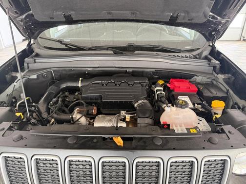 Black 2023 Jeep Renegade Latitude