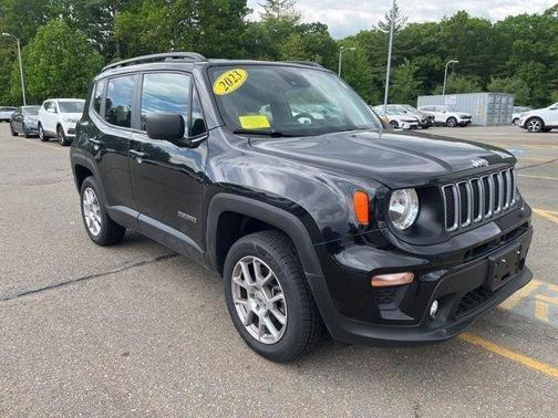 Black 2023 Jeep Renegade Latitude