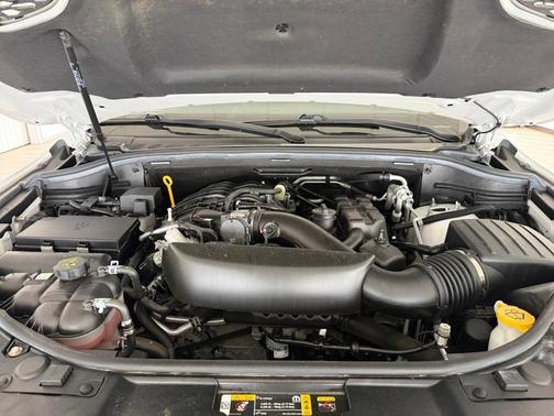 White 2022 Dodge Durango GT