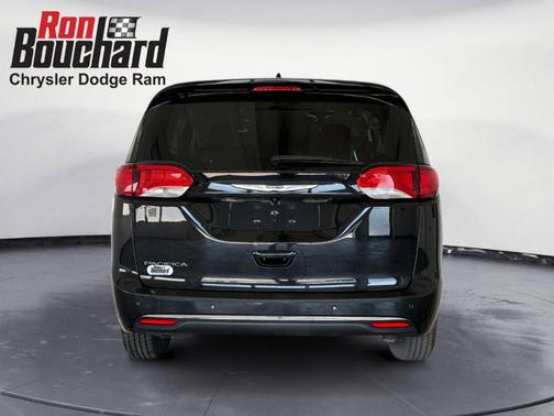 2020 Chrysler Pacifica Touring-L