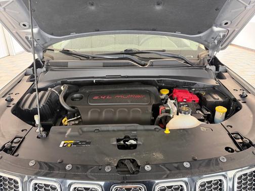Silver 2019 Jeep Compass Latitude