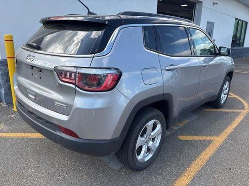 Silver 2019 Jeep Compass Latitude