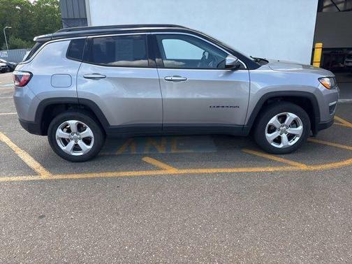 Silver 2019 Jeep Compass Latitude