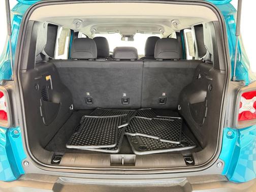 Teal 2022 Jeep Renegade Latitude