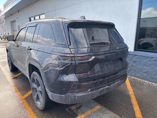 2023 Jeep Grand Cherokee Altitude
