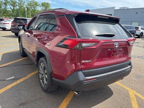 2022 Toyota RAV4 Hybrid XLE Premium
