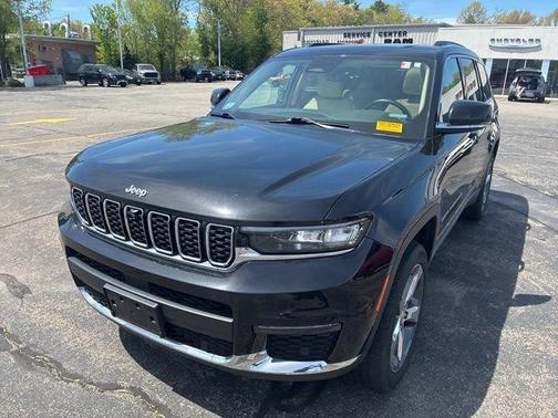 Black 2022 Jeep Grand Cherokee L Limited