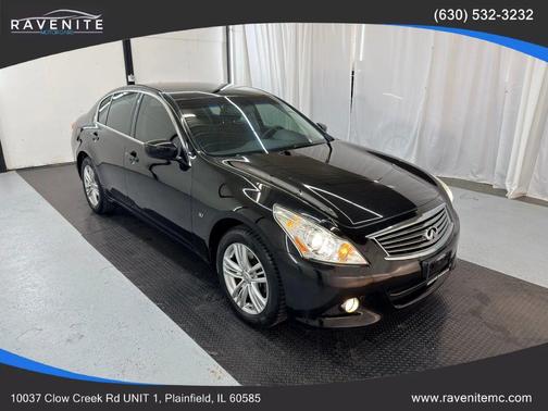 2015 INFINITI Q40 Base