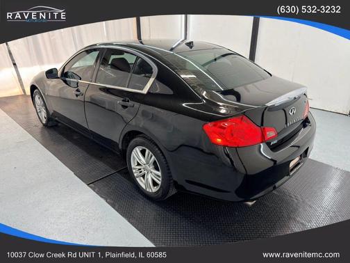 2015 INFINITI Q40 Base