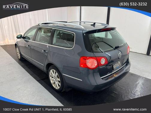 Island Gray Metallic 2010 Volkswagen Passat Komfort