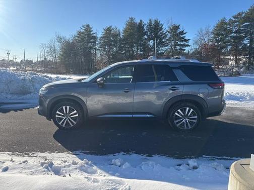 2022 Nissan Pathfinder Platinum 4WD