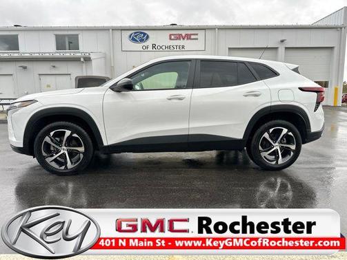 Summit White 2025 Chevrolet Trax FWD 1RS