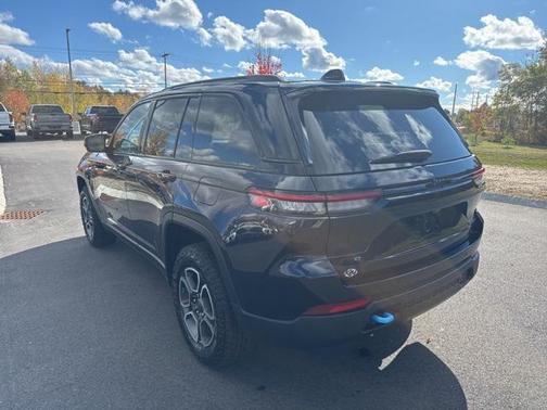 2022 Jeep Grand Cherokee 4xe Trailhawk