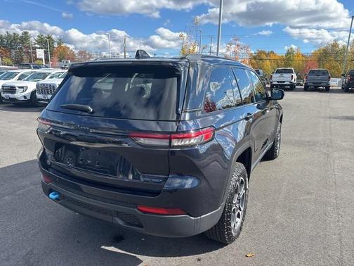 2022 Jeep Grand Cherokee 4xe Trailhawk