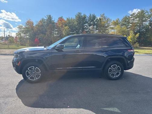 2022 Jeep Grand Cherokee 4xe Trailhawk