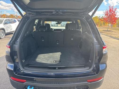 2022 Jeep Grand Cherokee 4xe Trailhawk