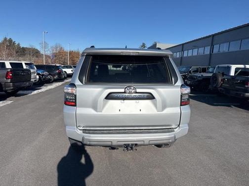 2024 Toyota 4Runner TRD Off Road