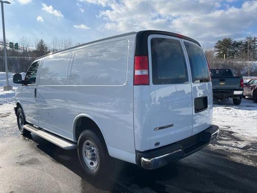 2024 Chevrolet Express 2500 RWD 2500 Regular Wheelbase WT