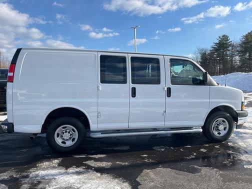 2024 Chevrolet Express 2500 RWD 2500 Regular Wheelbase WT