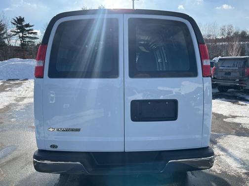 2024 Chevrolet Express 2500 RWD 2500 Regular Wheelbase WT