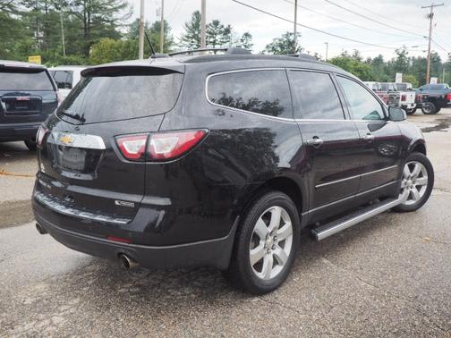 Mosaic Black Metallic 2017 Chevrolet Traverse Premier