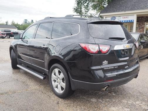Mosaic Black Metallic 2017 Chevrolet Traverse Premier