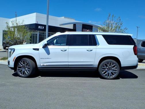 Glacier White Tricoat 2026 GMC Yukon XL Denali Ultimate