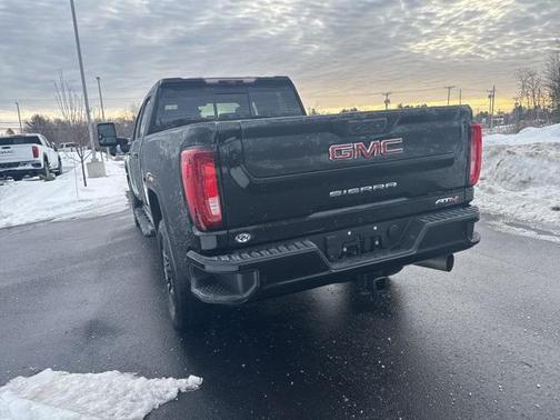 2022 GMC Sierra 2500 AT4