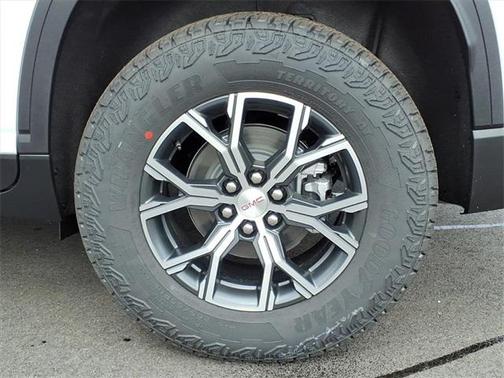 2026 GMC Acadia AWD AT4