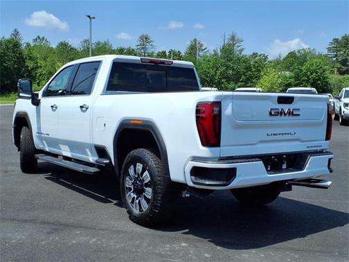 2025 GMC Sierra 2500 Denali