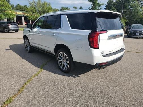 White Frost Tricoat 2022 GMC Yukon Denali