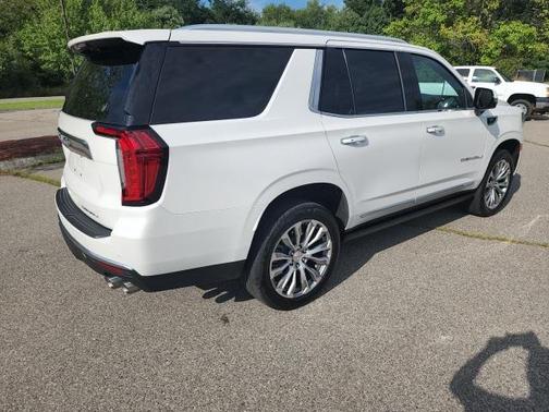 White Frost Tricoat 2022 GMC Yukon Denali