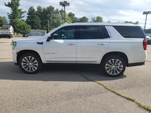 White Frost Tricoat 2022 GMC Yukon Denali